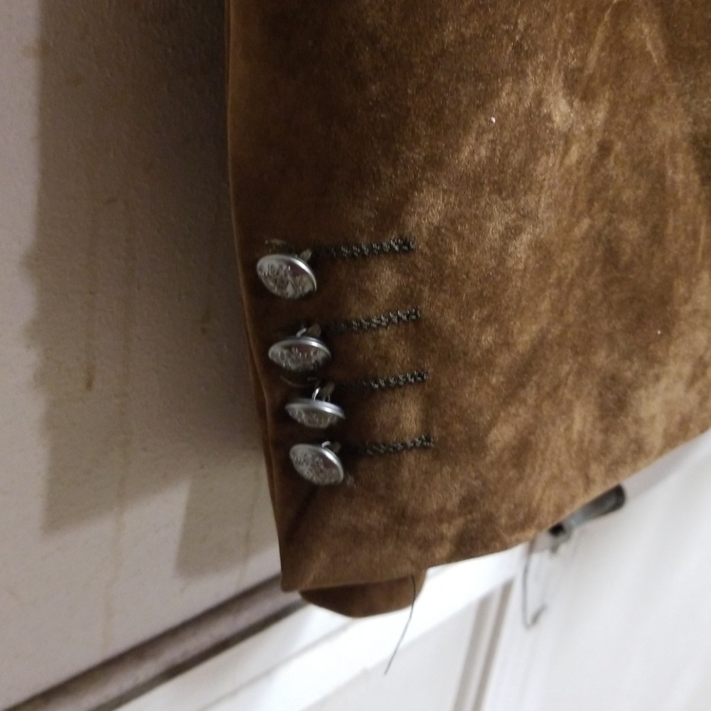 Blazer - Picture 4 of 6